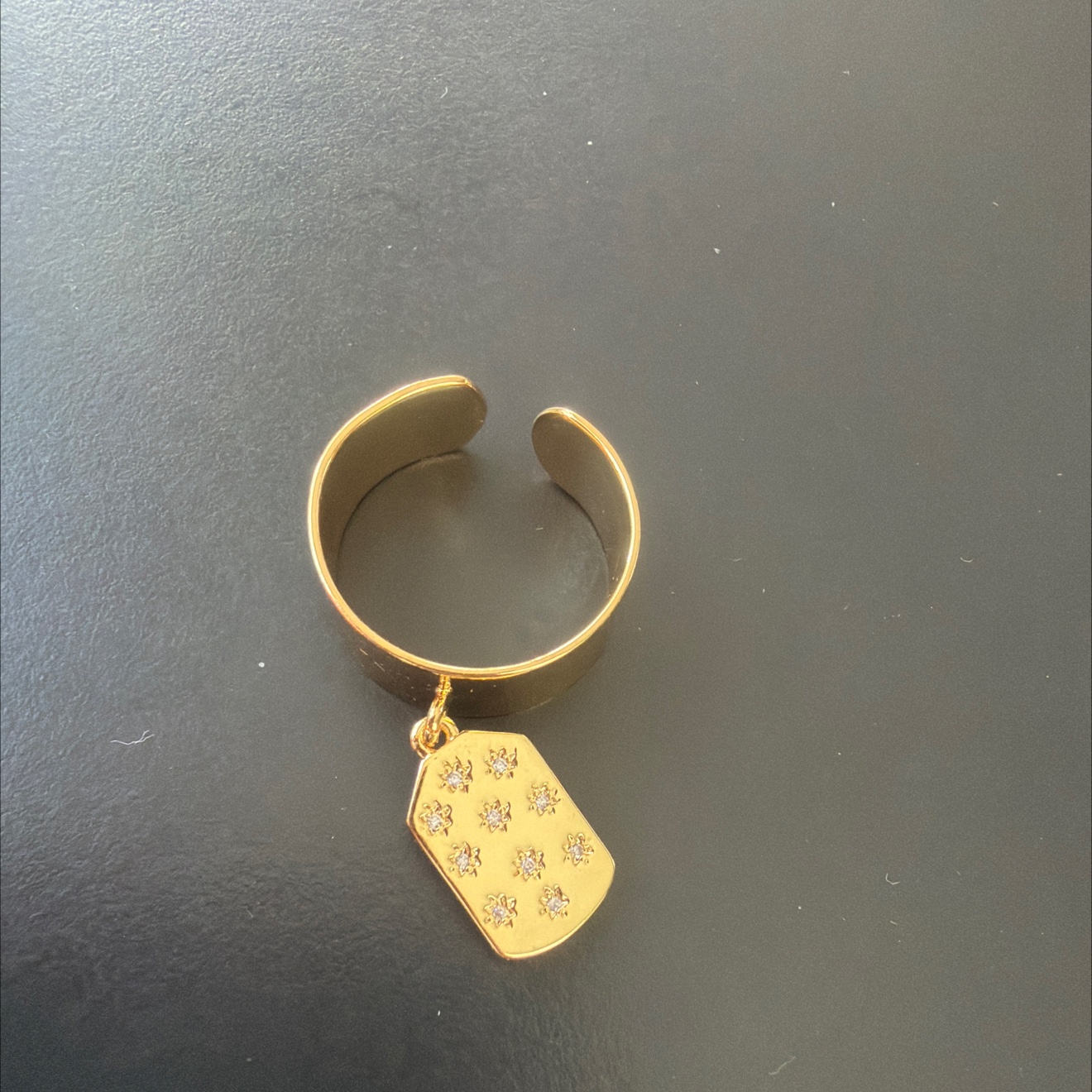 Among the fine products, the antique silk ring, empty hold jewelry, pearl ring, fashionable and individual accessory, simple and versatile