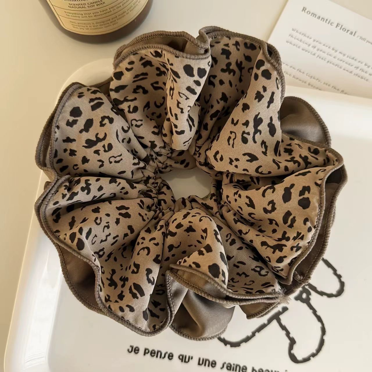 Retro leopard-print large intestine hair band for women, 2025 new style, high-end look, bun hairstyle, high ponytail, hair tie, hair accessory, hair band detail image 5