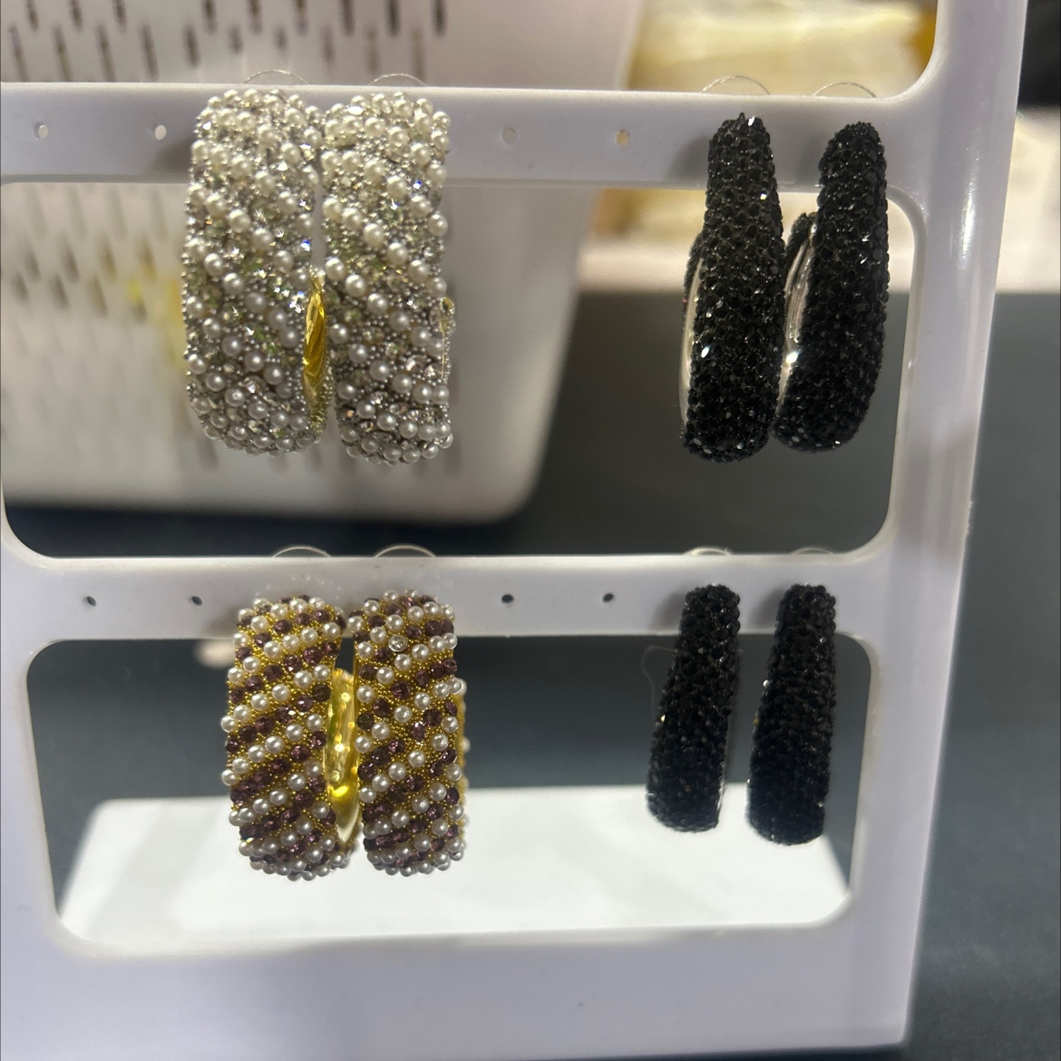 时尚珍珠耳饰耳环女气质简约百搭耳饰品优雅耳坠潮流配饰饰品珍珠耳环产品图