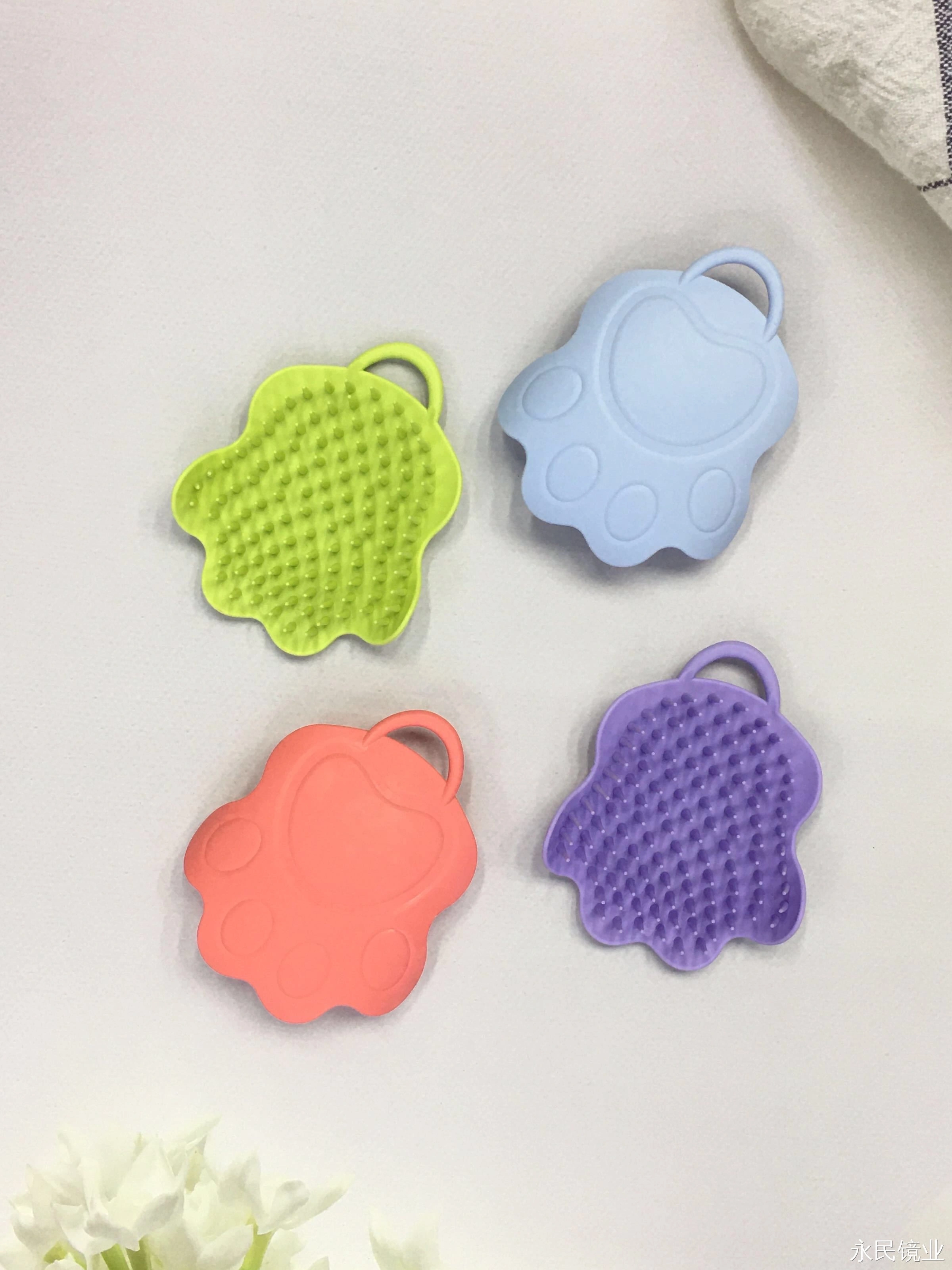 【 Yongmin Mirror Industry 】F106 Colored Shampoo Comb makes scalp care easy and comfortable. It is a hair care tool that improves scalp massage detail image 2