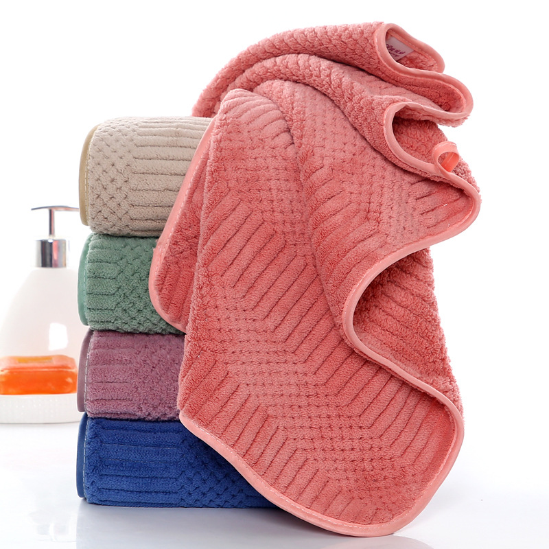 俏妹日用品厂家现货珊瑚绒毛巾柔 软吸水经编吉祥格包边毛巾素色家用洗脸巾