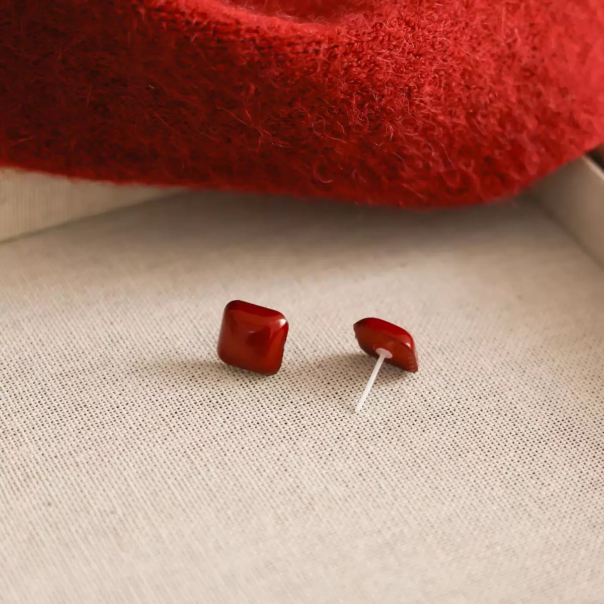 新款生物瓷耳钉不易过敏睡觉免摘小巧百搭可爱小众养耳气质耳饰详情图2