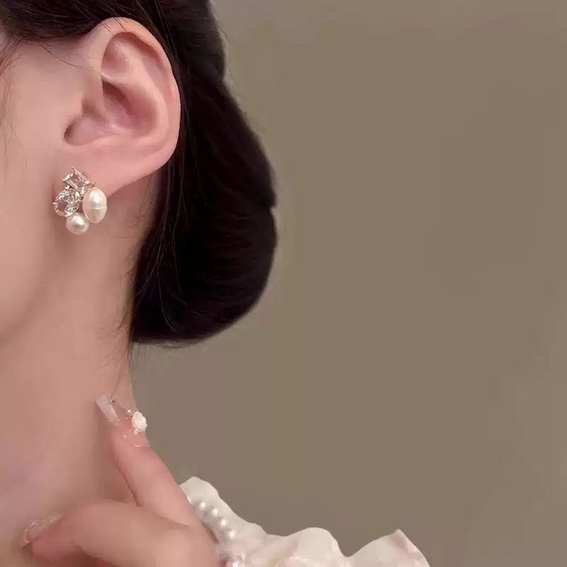 闪耀珍珠耳钉耳饰女气质简约百搭耳钉爆闪时尚饰品潮款