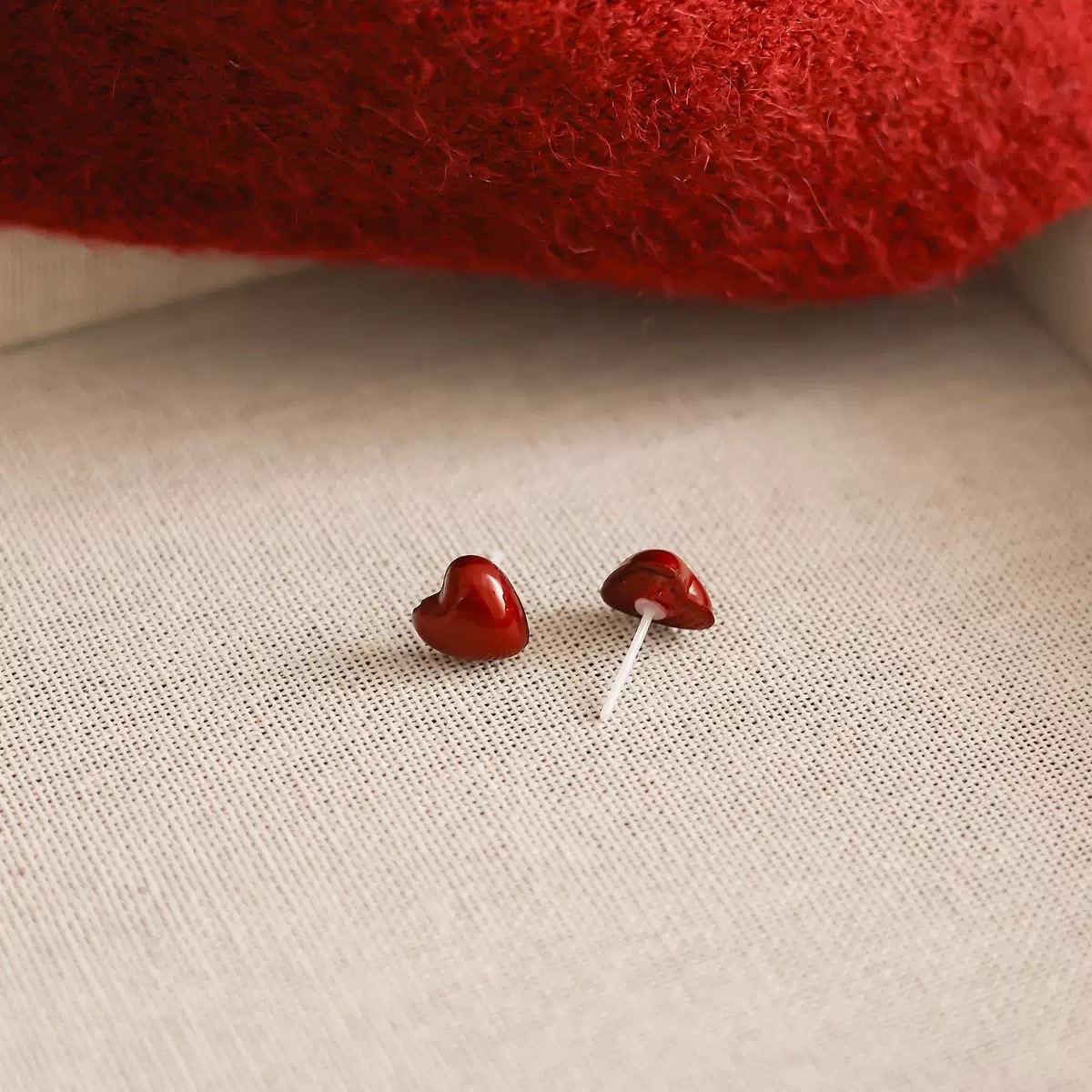 新款生物瓷耳钉不易过敏睡觉免摘小巧百搭可爱小众养耳气质耳饰详情图3