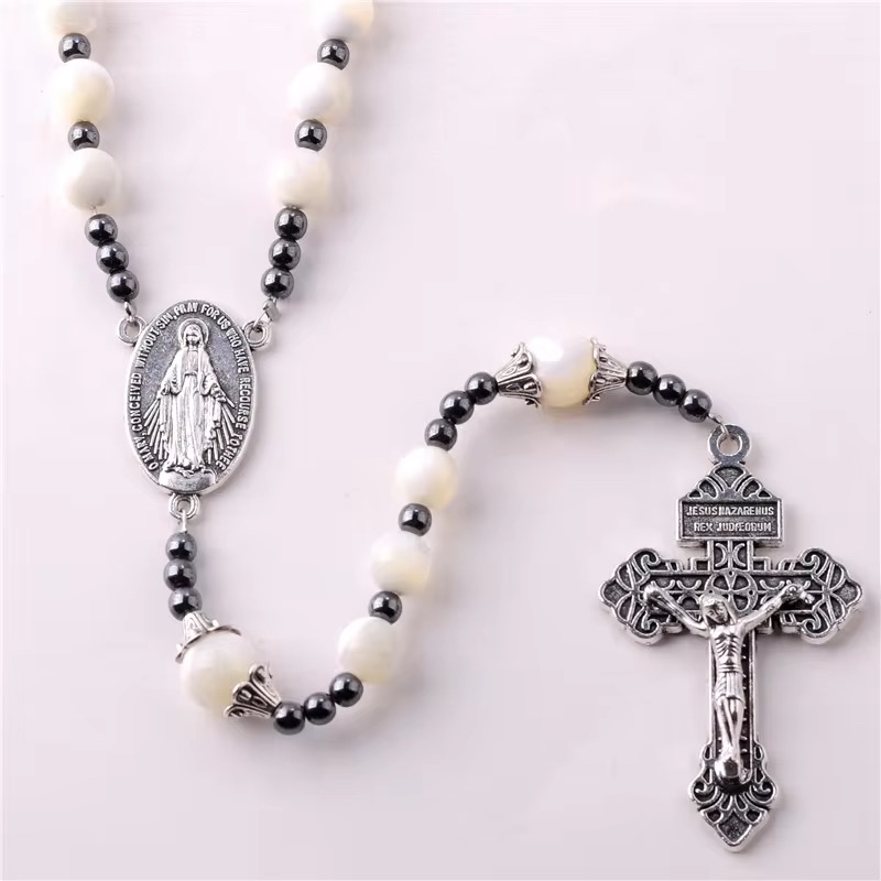 Factory direct sales of glass black gallstone religious jewelry, Jesus Cross necklace details Picture