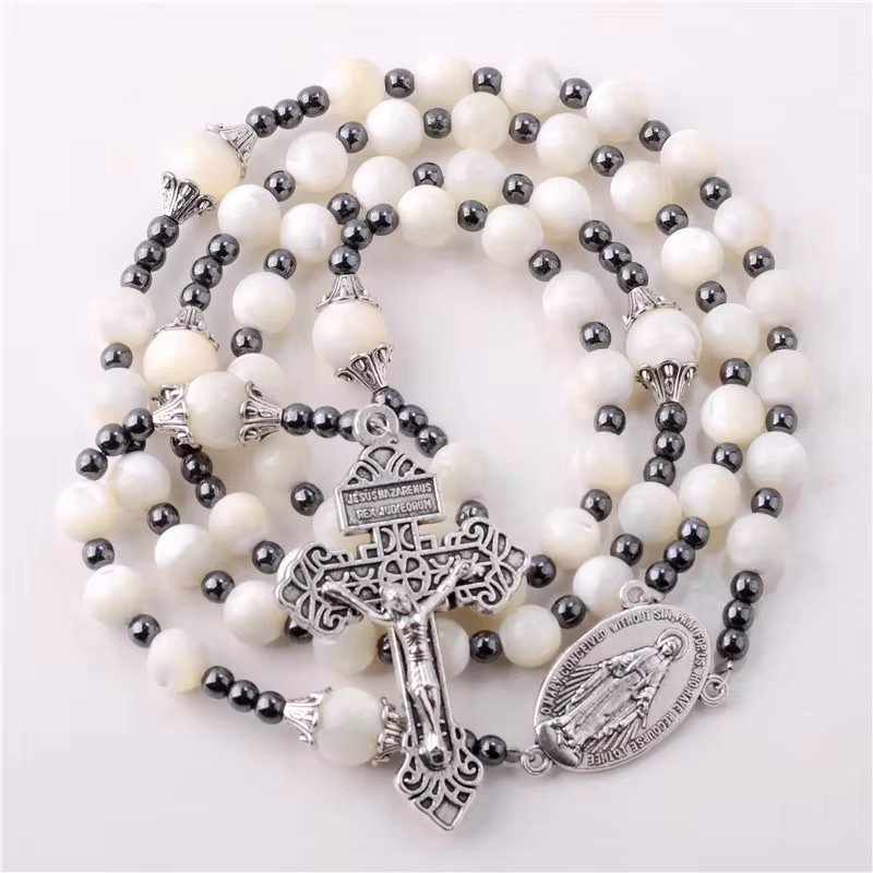 Factory direct sales of glass black gallstone religious jewelry, Jesus Cross necklace Factory direct sales of glass black gallstone religious jewelry, Jesus Cross necklace