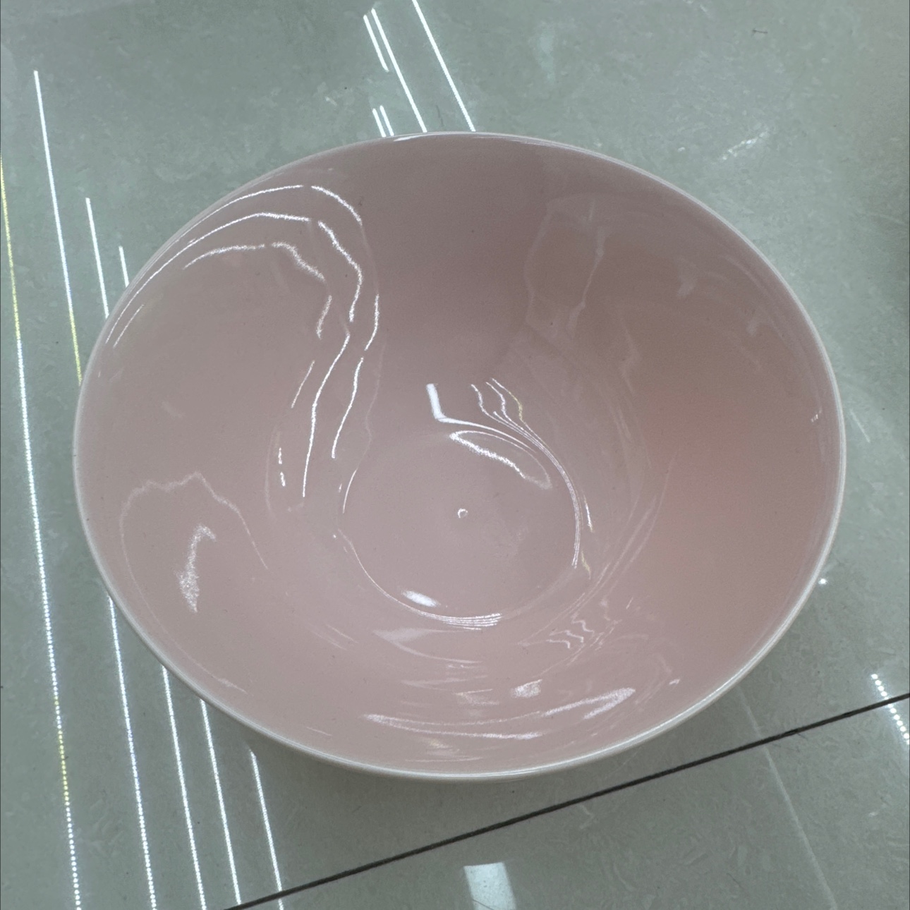 粉色陶瓷碗