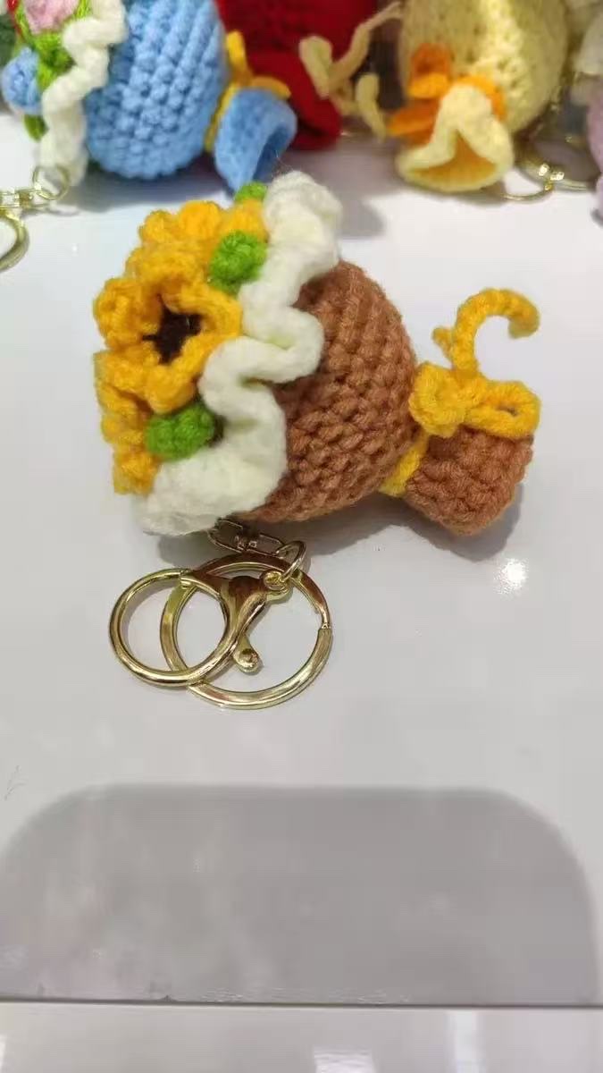 迷你手捧花钩织钥匙扣挂件手工钩织挂架毛线钩织定制挂件详情图8