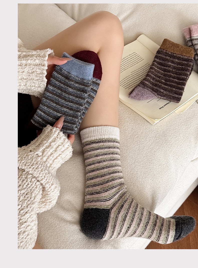 New autumn and winter woolen women's socks: Classic and retro Japanese striped mid-calf socks with contrasting colors, versatile and artistic ins long socks detail image 16