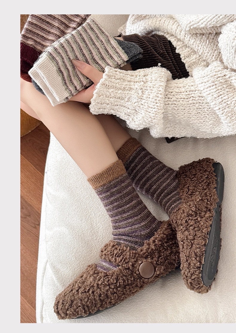 New autumn and winter woolen women's socks: Classic and retro Japanese striped mid-calf socks with contrasting colors, versatile and artistic ins long socks detail image 13