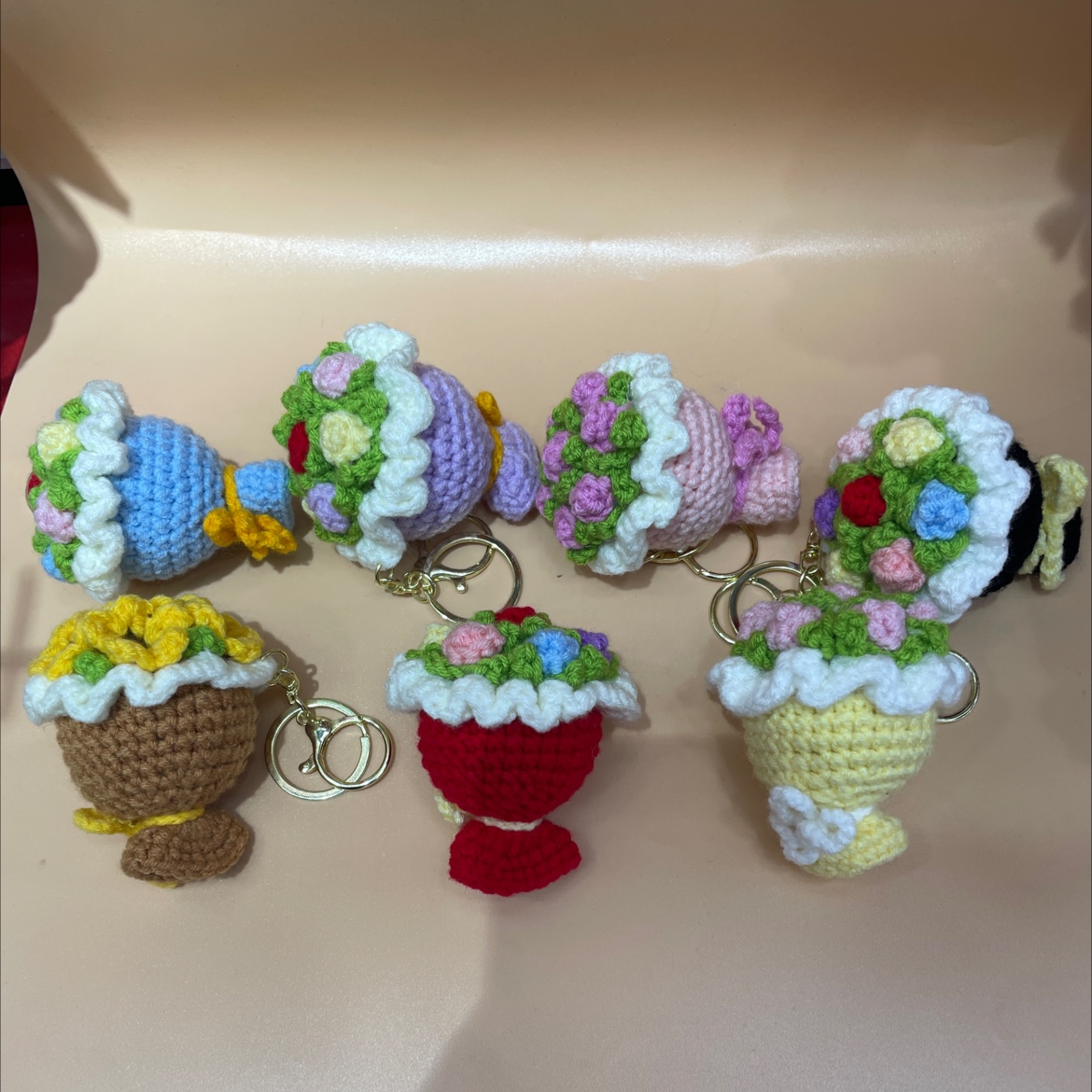 迷你手捧花钩织钥匙扣挂件手工钩织挂架毛线钩织定制挂件图