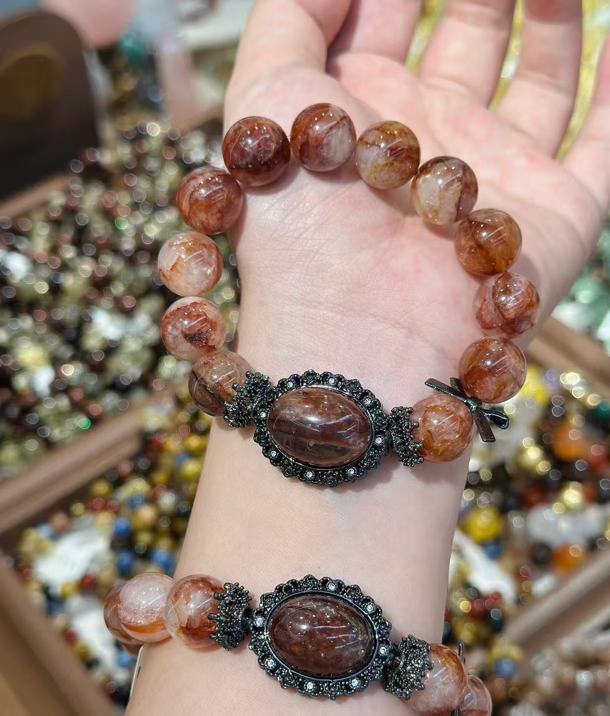 大颗粒红胶花配魔盒手串时尚珠宝详情图3