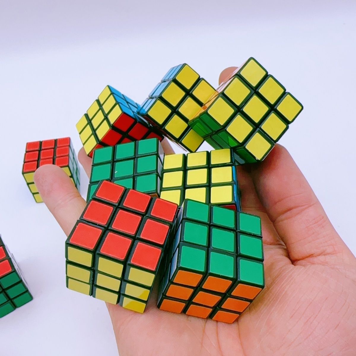 智力魔方实物图