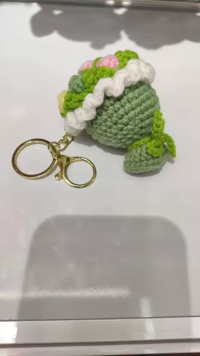 迷你手捧花钩织钥匙扣挂件手工钩织挂架毛线钩织定制挂件详情图5