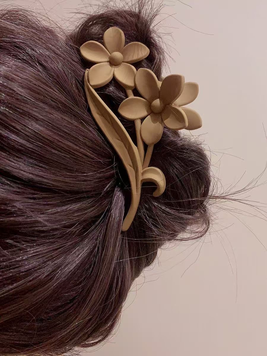 The shark clip, a Chinese-style headwear with Han elements and flowers, is stylish and has a high level of appearance. It is a bestseller. The back clip is versatile for daily use detail image 8