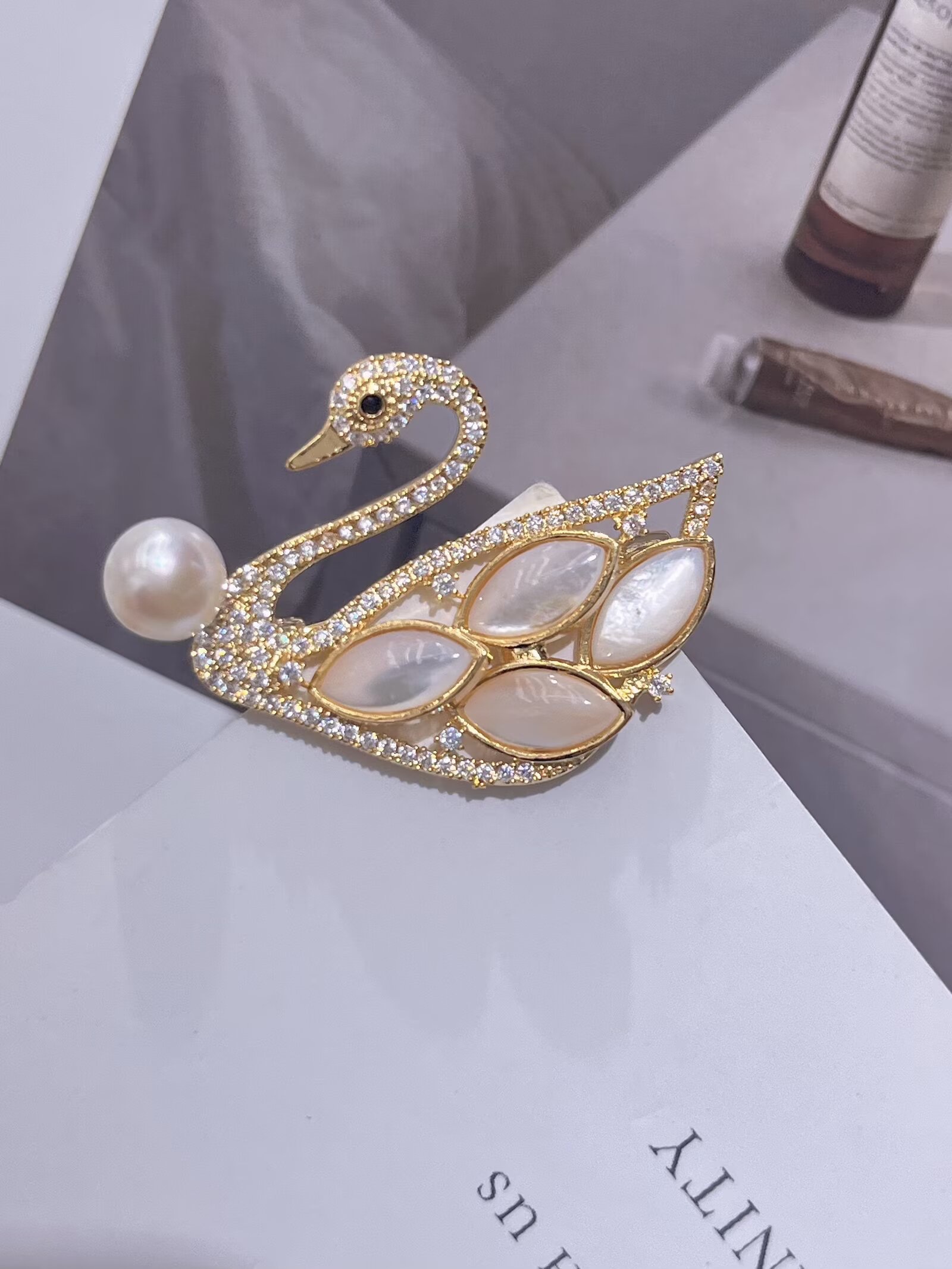 天鹅天然贝壳镶嵌