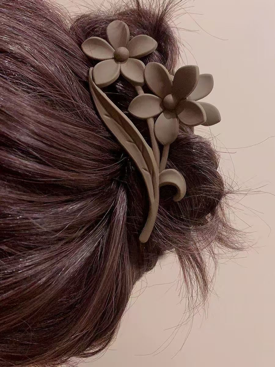 The shark clip, a Chinese-style headwear with Han elements and flowers, is stylish and has a high level of appearance. It is a bestseller. The back clip is versatile for daily use detail image 5