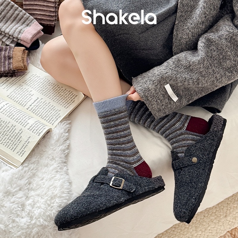 New autumn and winter woolen women's socks: Classic and retro Japanese striped mid-calf socks with contrasting colors, versatile and artistic ins long socks details Picture