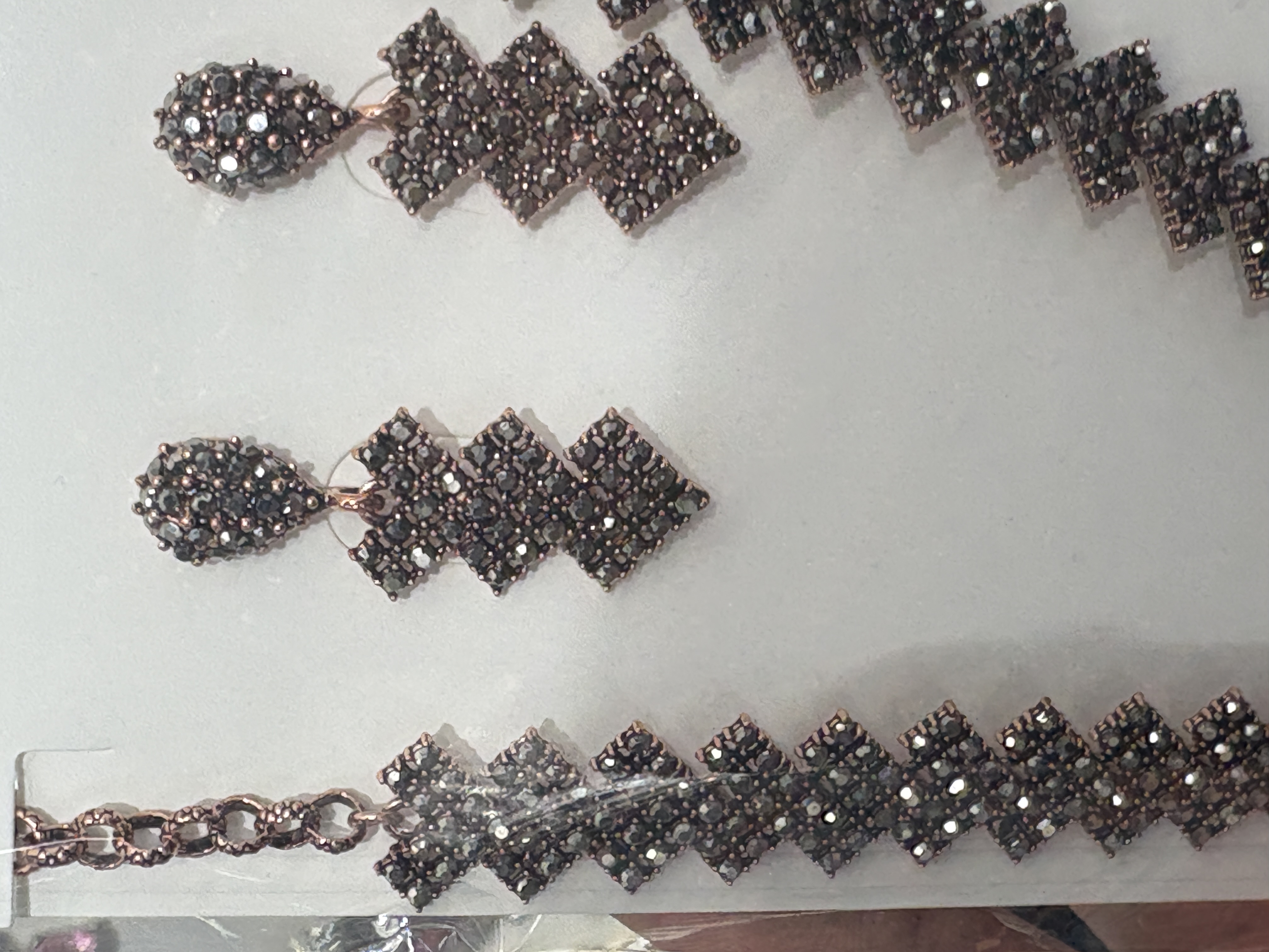 Necklace, earring set, fashionable and trendy jewelry detail image 2