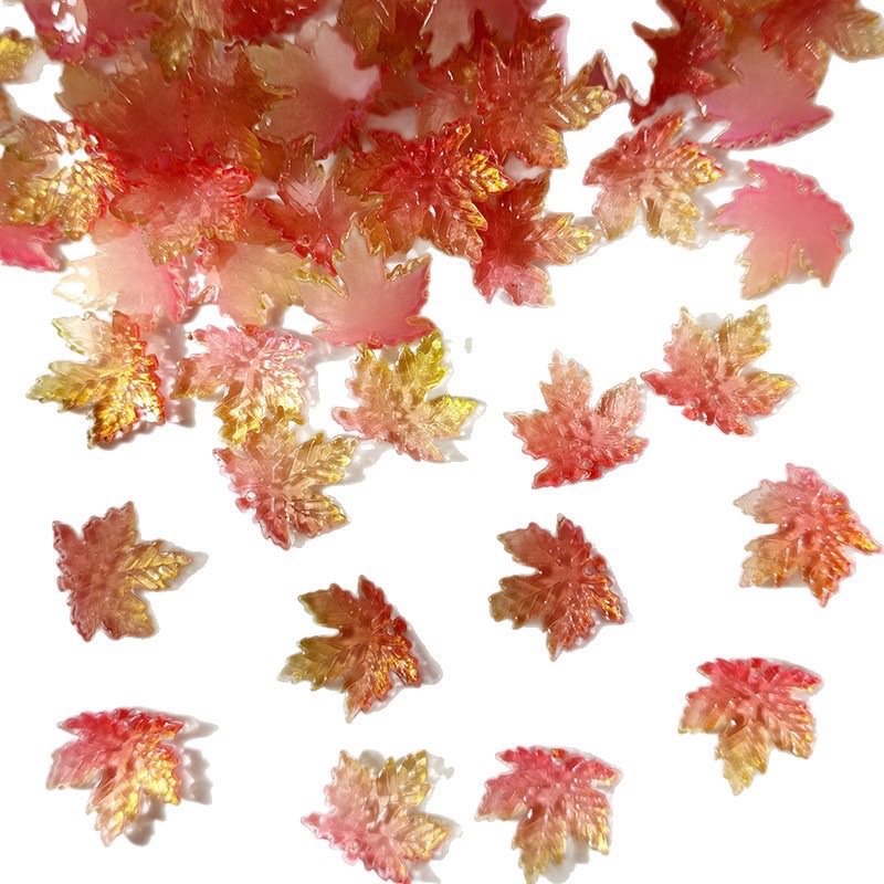 Decorated with maple leaf elements, this fashionable and trendy accessory is a must-have for autumn. It is a versatile accessory for hair and hair clips detail image 3