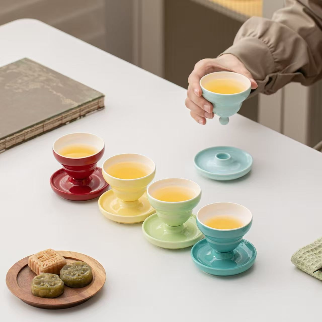 Gourd-shaped personalized master cups from Tao Li Family detail image 9