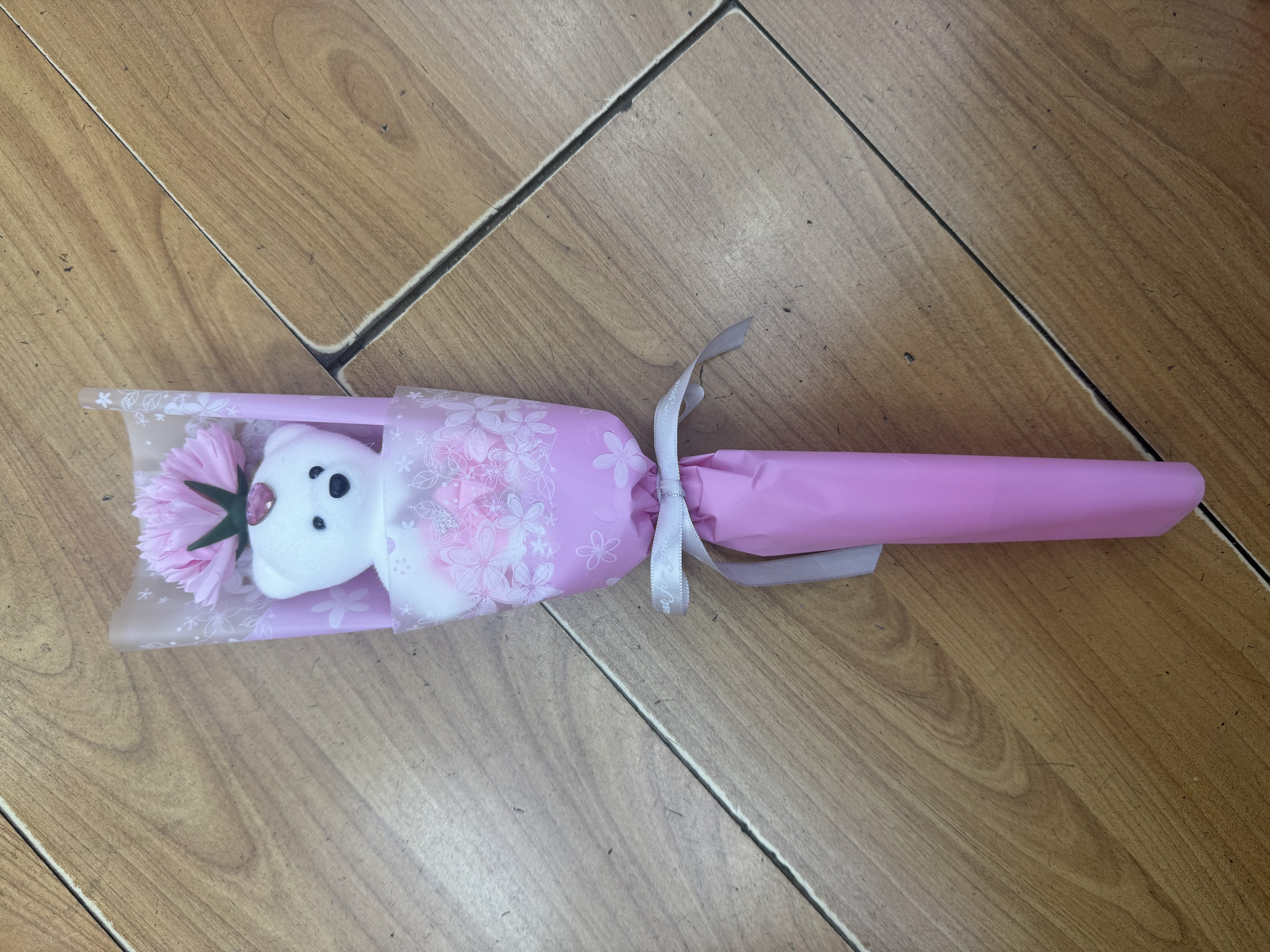 单支康乃馨小熊花束