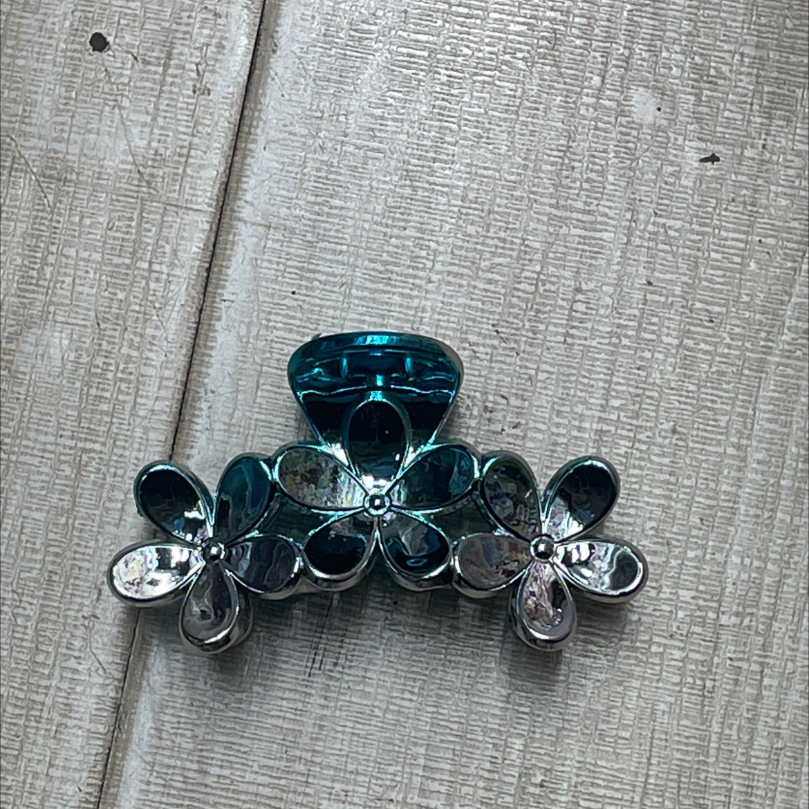 Shark hair clips, grappling clips, duckbill clips, hair accessories, fashionable and versatile women's shark hair clips detail image 3