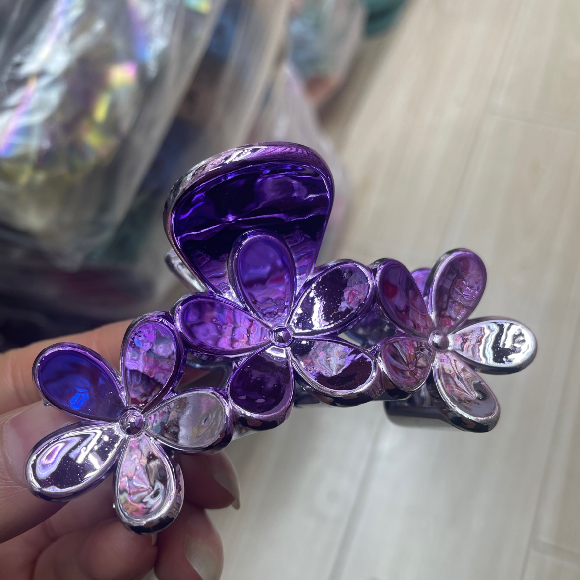 Shark hair clips, grappling clips, duckbill clips, hair accessories, fashionable and versatile women's shark hair clips Item Picture