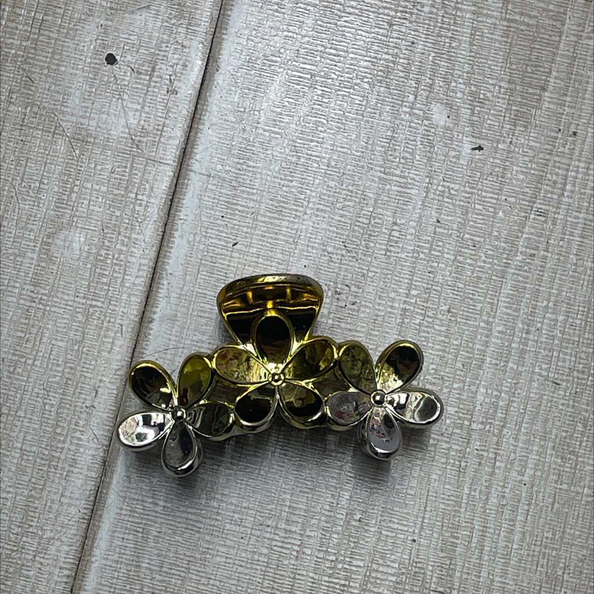 Shark hair clips, grappling clips, duckbill clips, hair accessories, fashionable and versatile women's shark hair clips detail image 5
