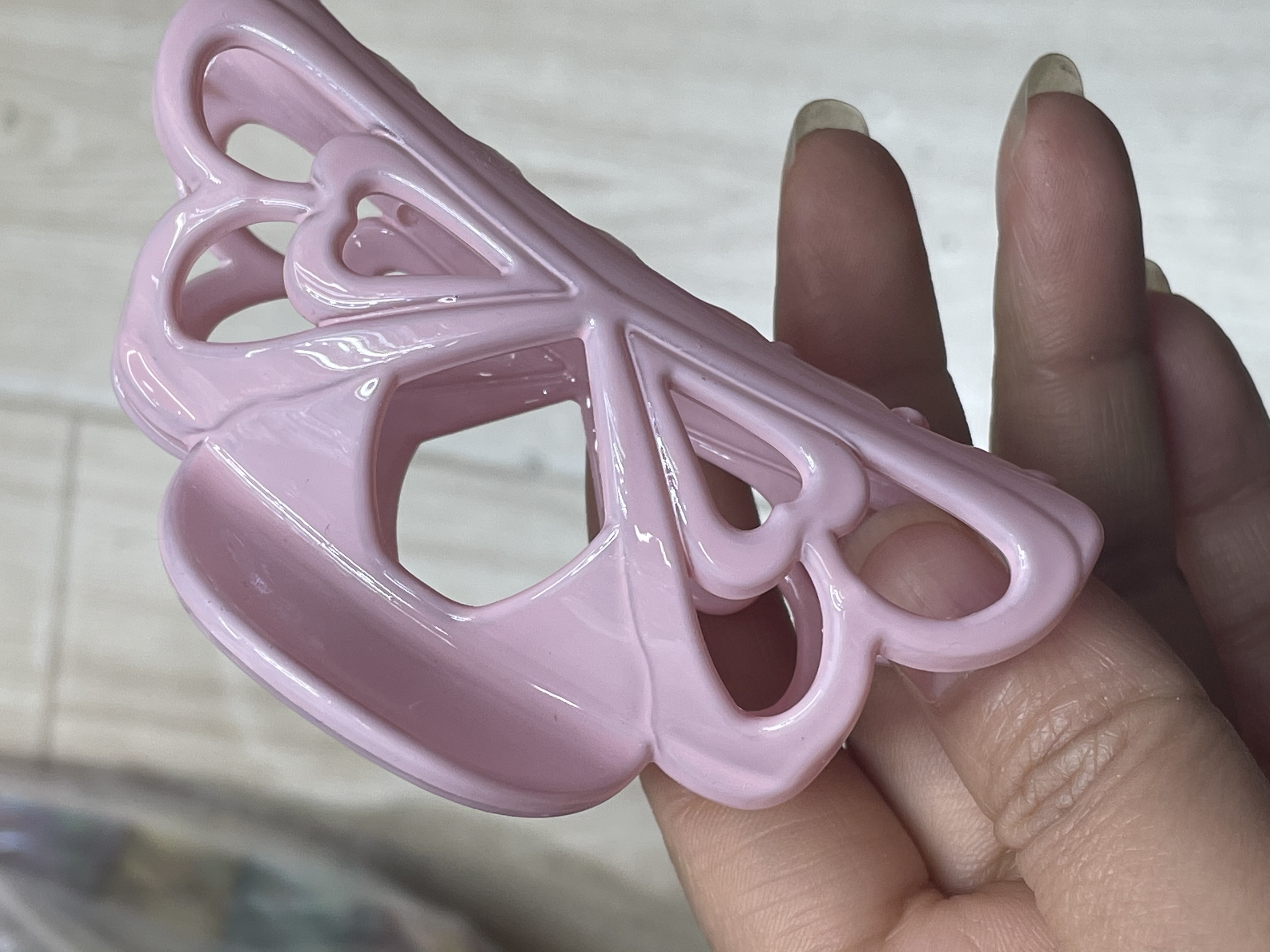 Shark hair clips, grab clips, duckbill clips, hair accessories, fashionable and versatile, simple styles for women detail image 6
