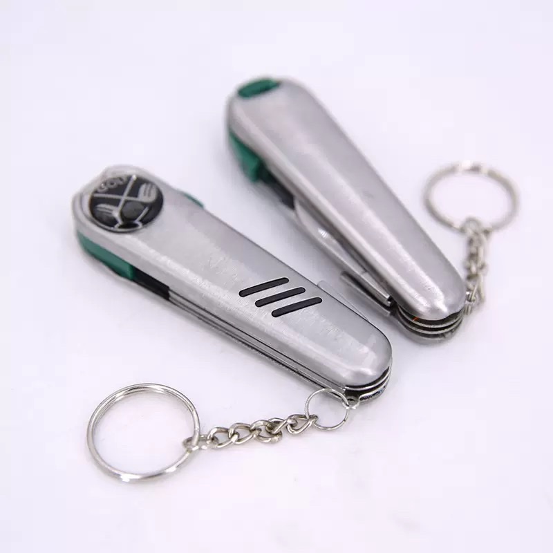 Wholesale new golf folding multi-functional knife, ball fork and stainless steel putting green fork tool accessories Application Scenario