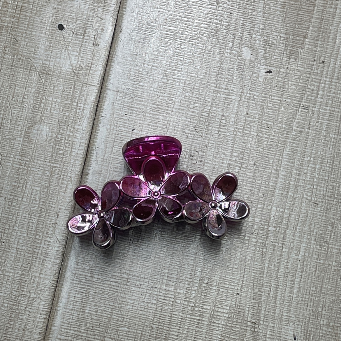Shark hair clips, grappling clips, duckbill clips, hair accessories, fashionable and versatile women's shark hair clips detail image 4