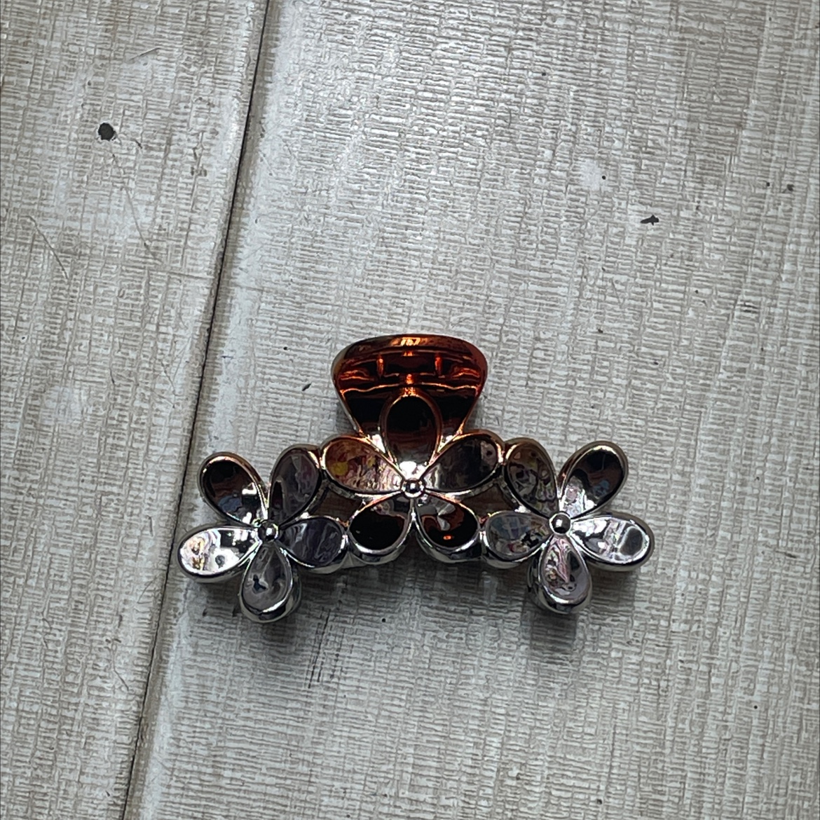 Shark hair clips, grappling clips, duckbill clips, hair accessories, fashionable and versatile women's shark hair clips detail image 2