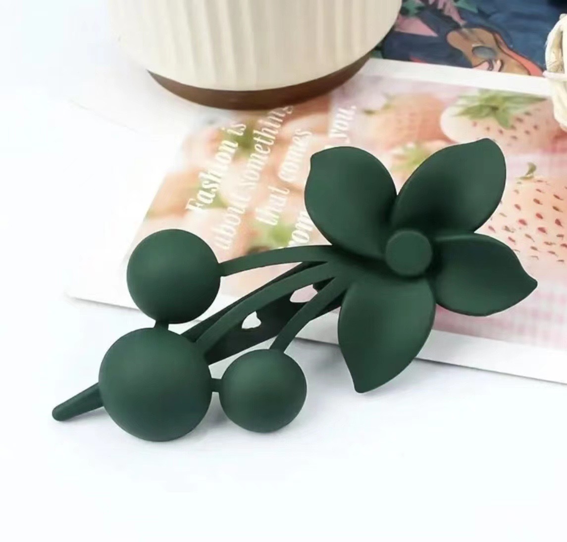 Wholesale of large-sized flower-shaped duckbill hair clips and hairpins, popular platter hairstyle bestsellers, stylish scratch-off new headwear for women at the back of the head detail image 14