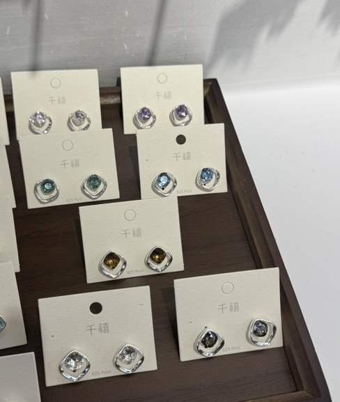 水晶耳钉耳饰爆闪简约气质女款耳钉配饰品百搭潮流饰品