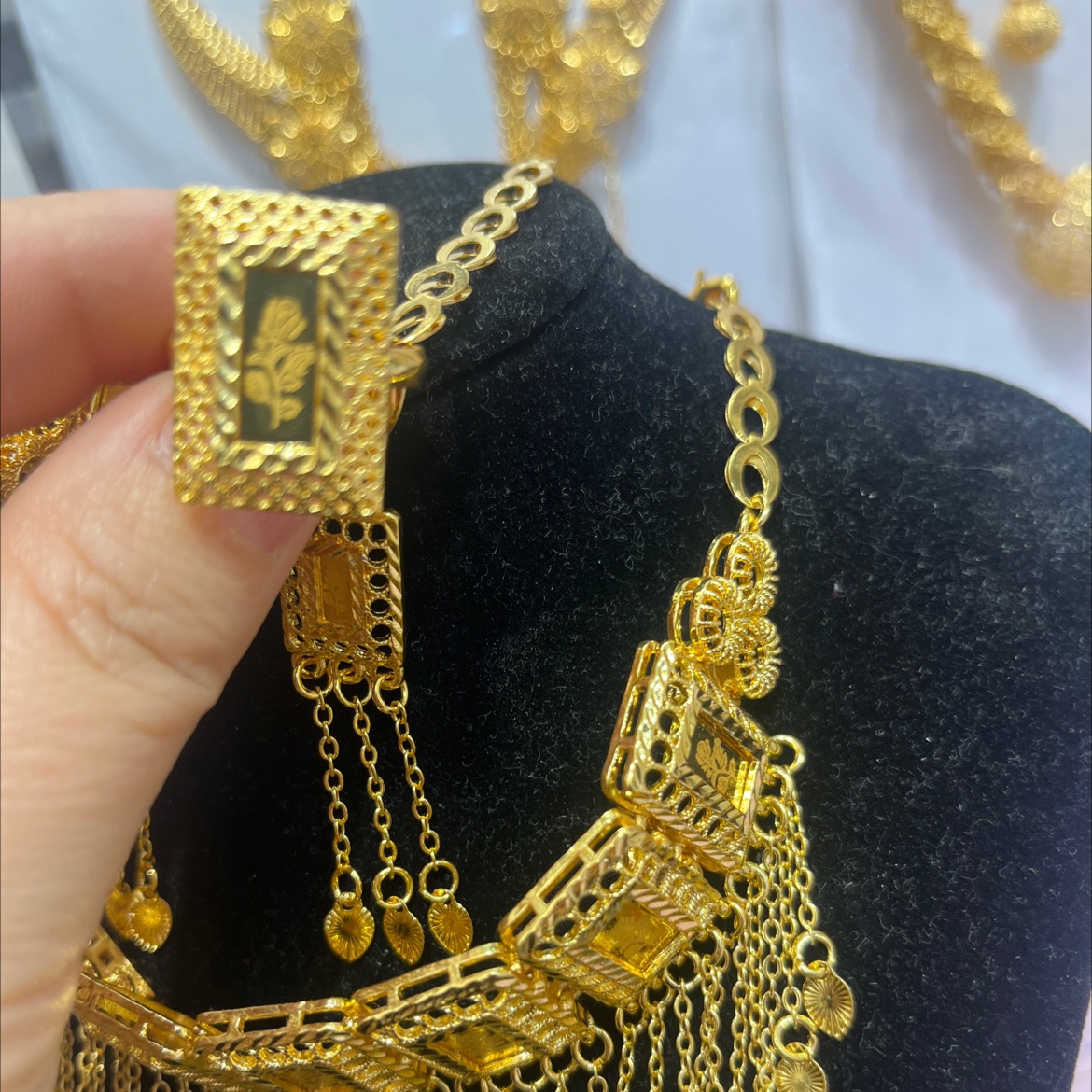 艾丽丝饰品锆石套链莫桑石戒指珍珠戒指泰国饰品时尚百搭首饰品搭配潮流女款产品图