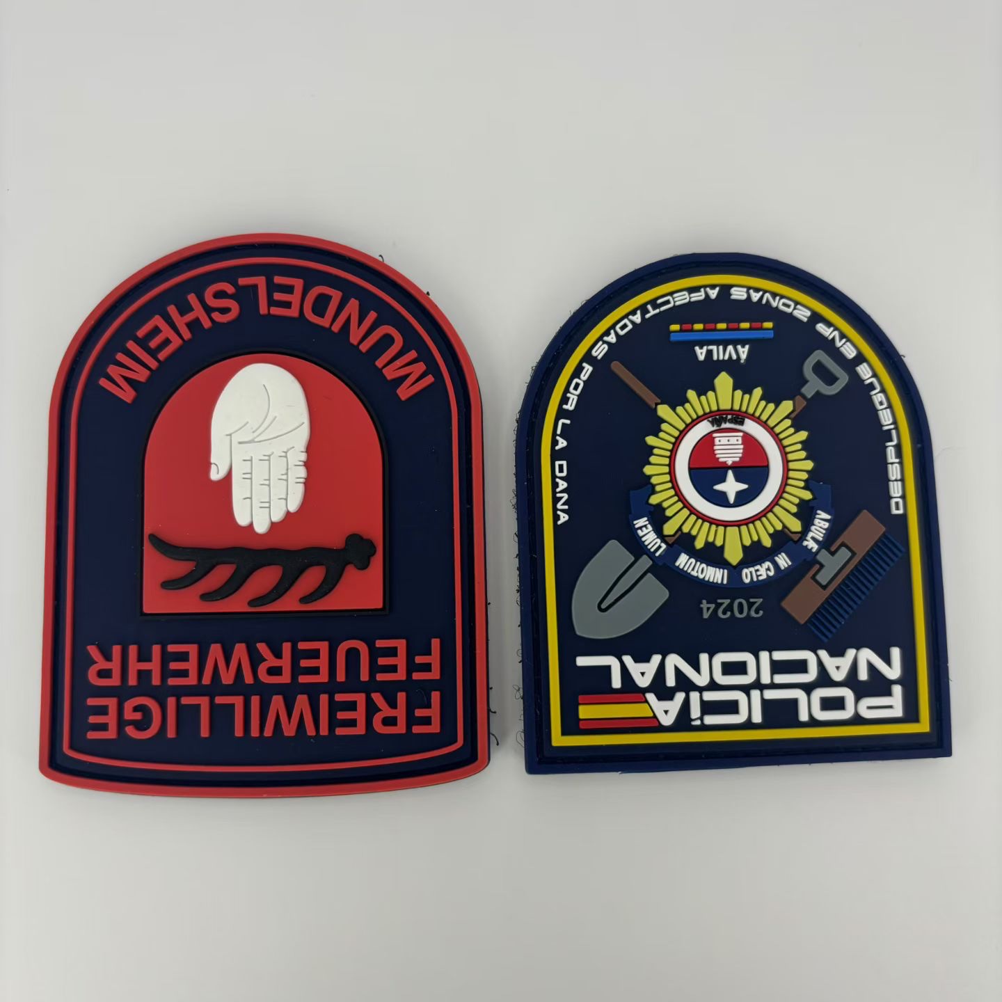 PVC钥匙扣橡胶钥匙扣来图来稿免费设计白底实物图