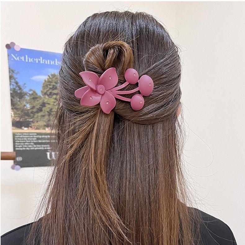 Wholesale of large-sized flower-shaped duckbill hair clips and hairpins, popular platter hairstyle bestsellers, stylish scratch-off new headwear for women at the back of the head detail image 11