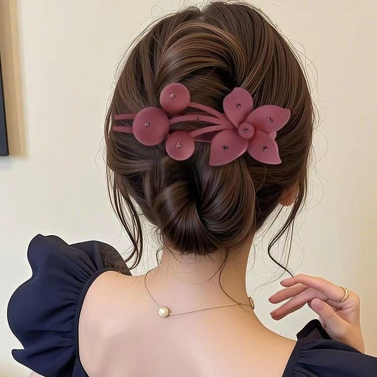 Wholesale of large-sized flower-shaped duckbill hair clips and hairpins, popular platter hairstyle bestsellers, stylish scratch-off new headwear for women at the back of the head detail image 4