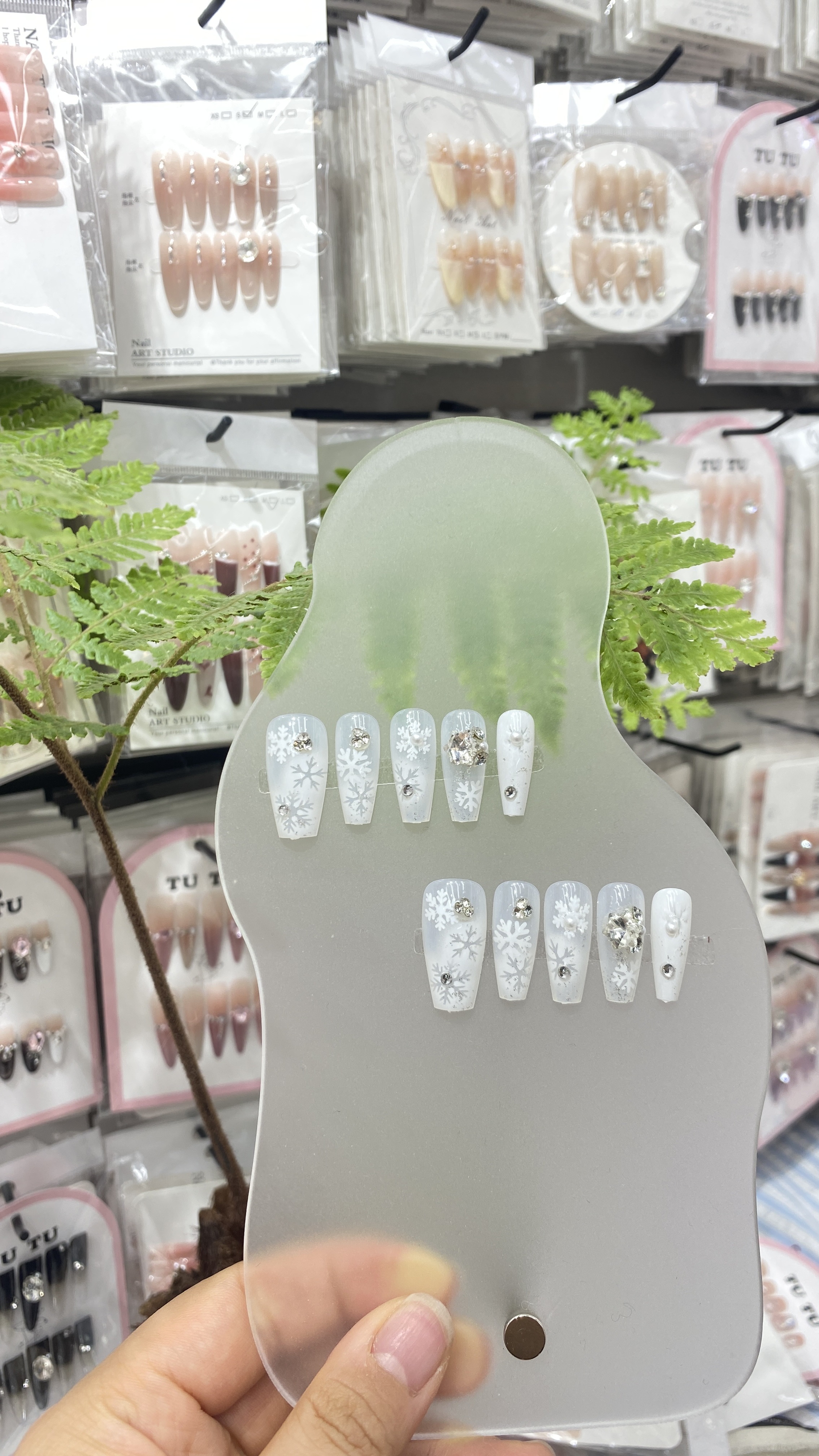 Snowflake Wearable Nail 2025 New Style Nail stickers with diamonds, whitening long T-shaped nails, pure handcrafted wearable nail stickers, Christmas wearable nail