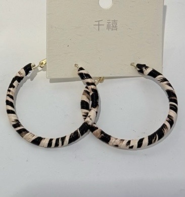 时尚豹纹耳钉耳饰简约气质百搭女款耳饰品情侣耳钉潮流配饰白底实物图