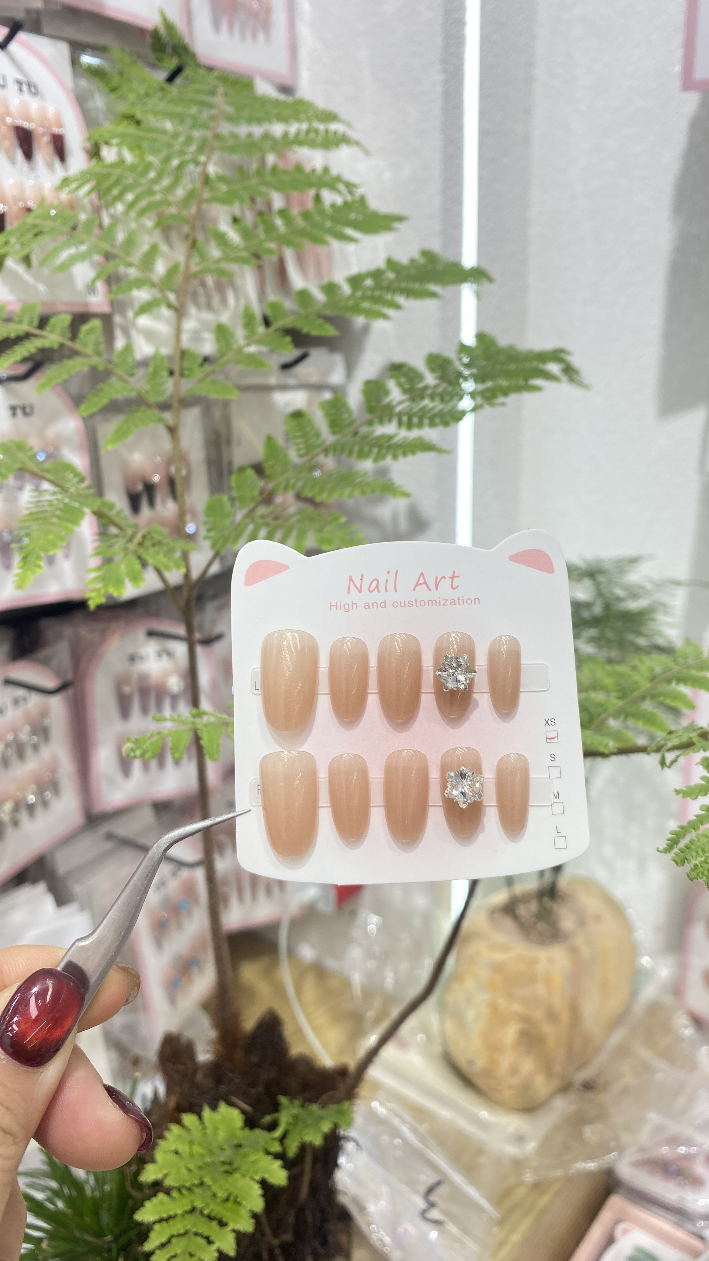 The 2025 new style of nail art wear, autumn and winter nail art, high-end feel, handcrafted nail strips, long nail patches, white nails with diamonds, nail art