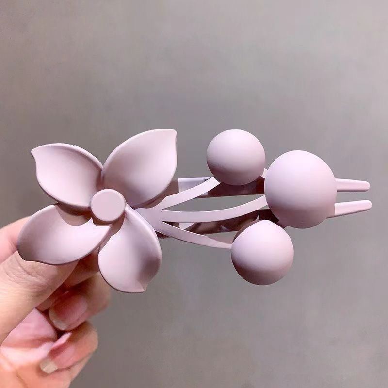 Wholesale of large-sized flower-shaped duckbill hair clips and hairpins, popular platter hairstyle bestsellers, stylish scratch-off new headwear for women at the back of the head detail image 15