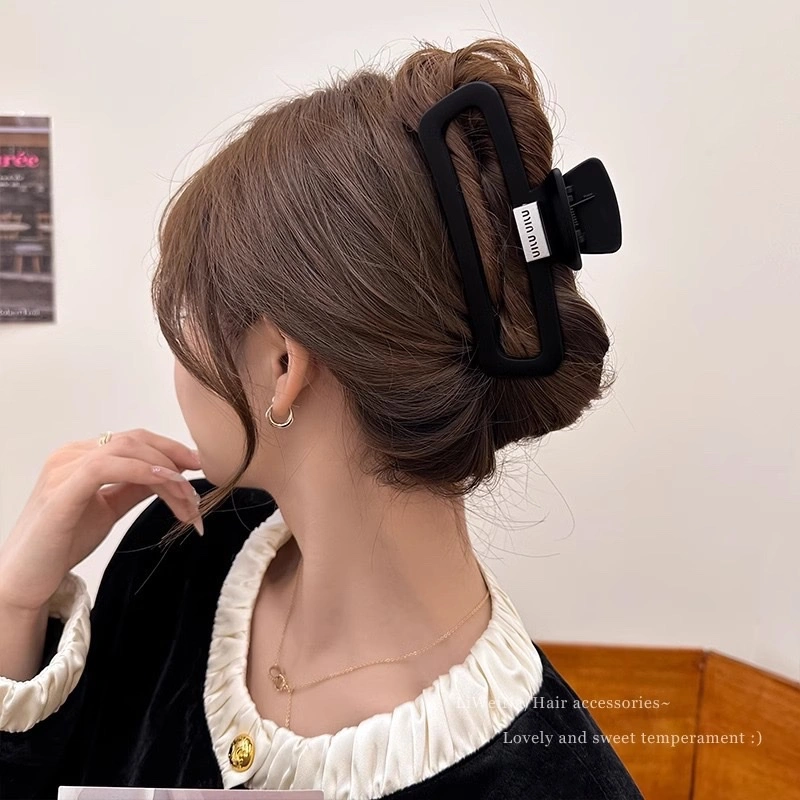 Elegant and matte hairpin at the back of the head, high-end letter hairpin, multiple 13cm large shark clip detail image 4