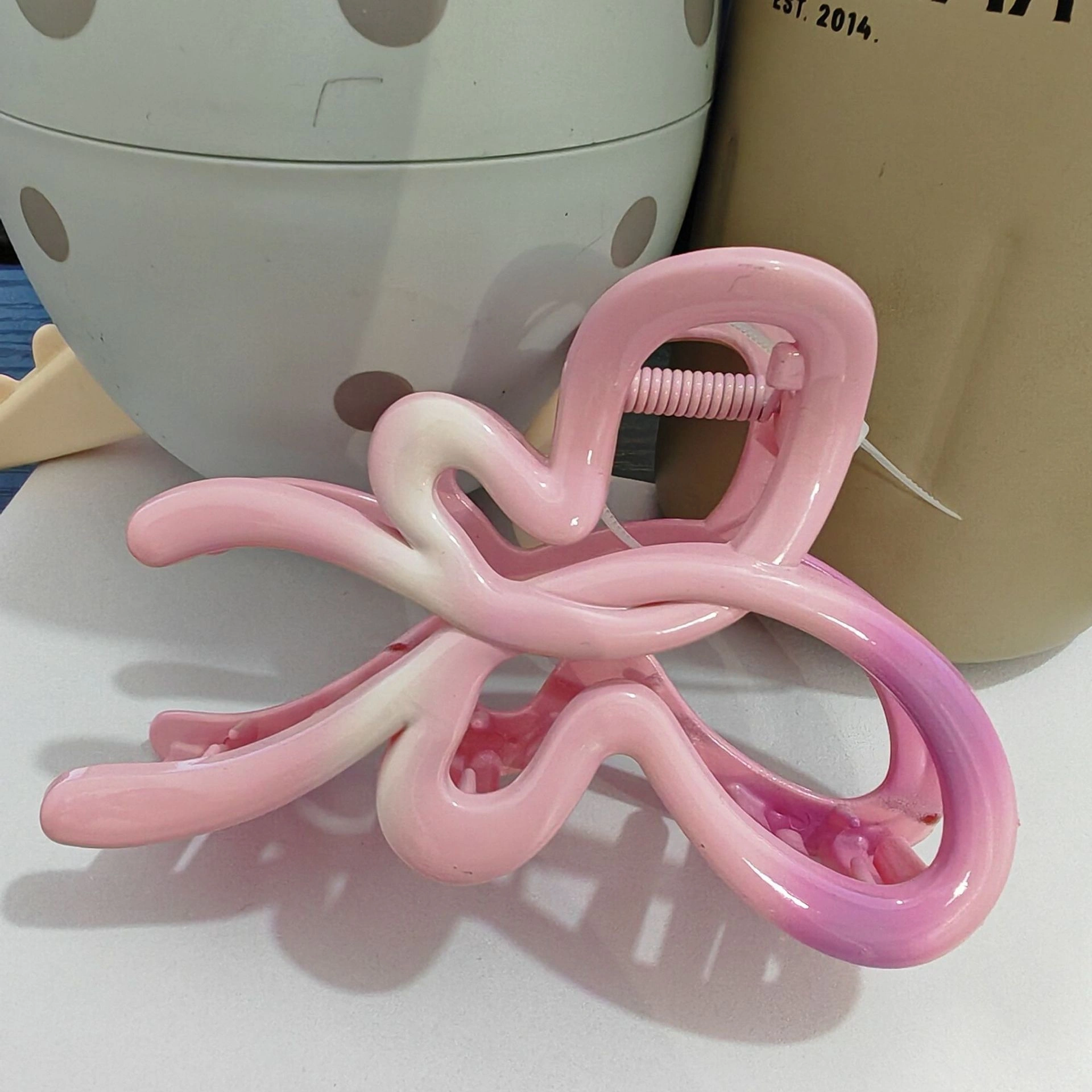 Gradient butterfly grabber for women 2024 new style acrylic high-end color versatile back hair clip detail image 7
