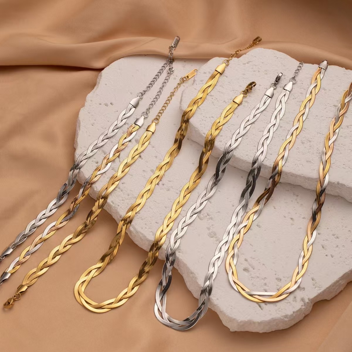 扁蛇链麻花三股编织项链个性时尚女款项饰18 K金防敏不退色项链