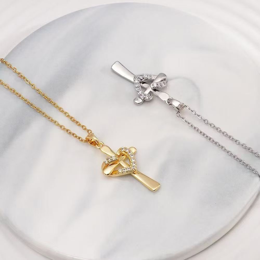 Stainless steel 18K financial necklace, cute bow, moon heart necklace, jewelry necklace, necklace gift decoration details Picture