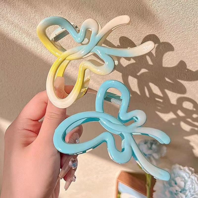 Gradient butterfly grabber for women 2024 new style acrylic high-end color versatile back hair clip detail image 3