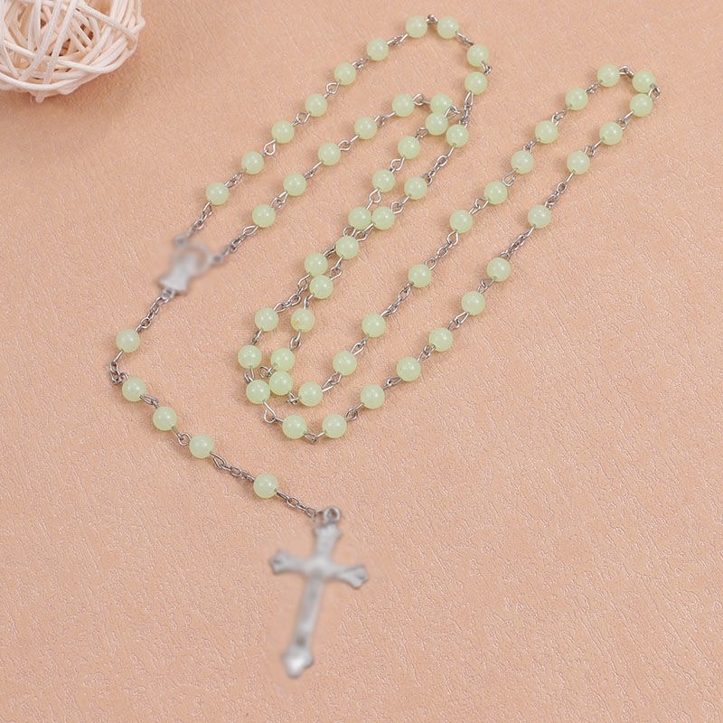 跨境复古盒装宗教玛利亚夜光绿串珠念珠合金吊牌十字架饰品项链 白底实物图
