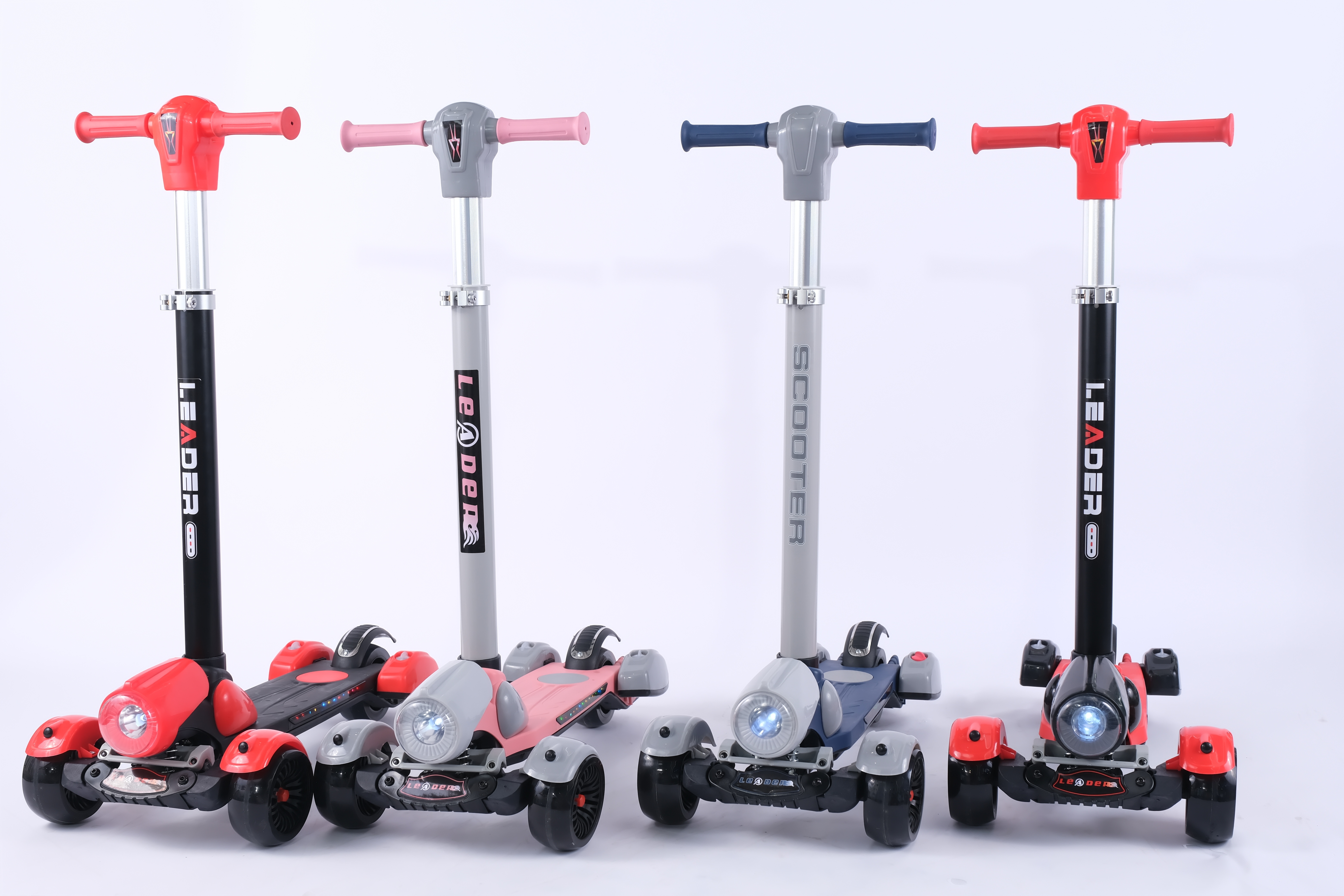 儿童滑板车带蓝牙音乐灯光喷雾儿童玩具车